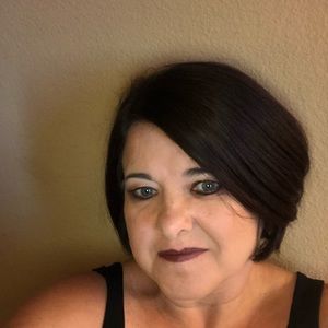 Meet your Posher, Carla